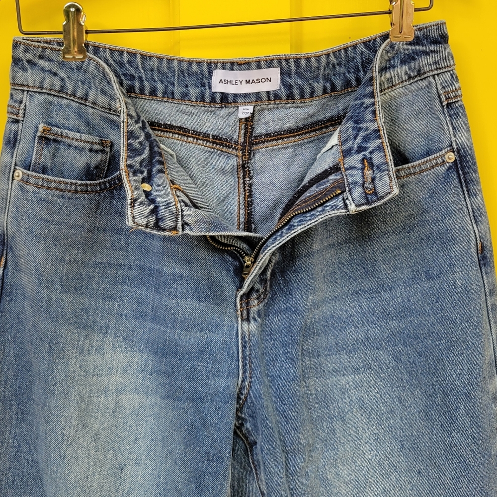 Heart Patch Blue Jeans - Picture 7 of 11